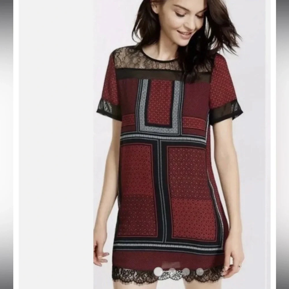 EXPRESS LACE SHORT SLEEVE DRESS